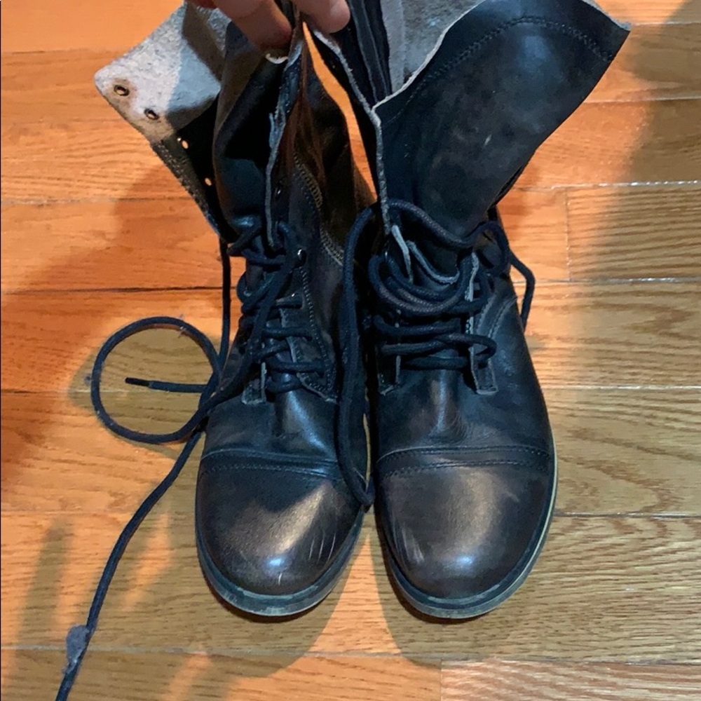 Combat boots